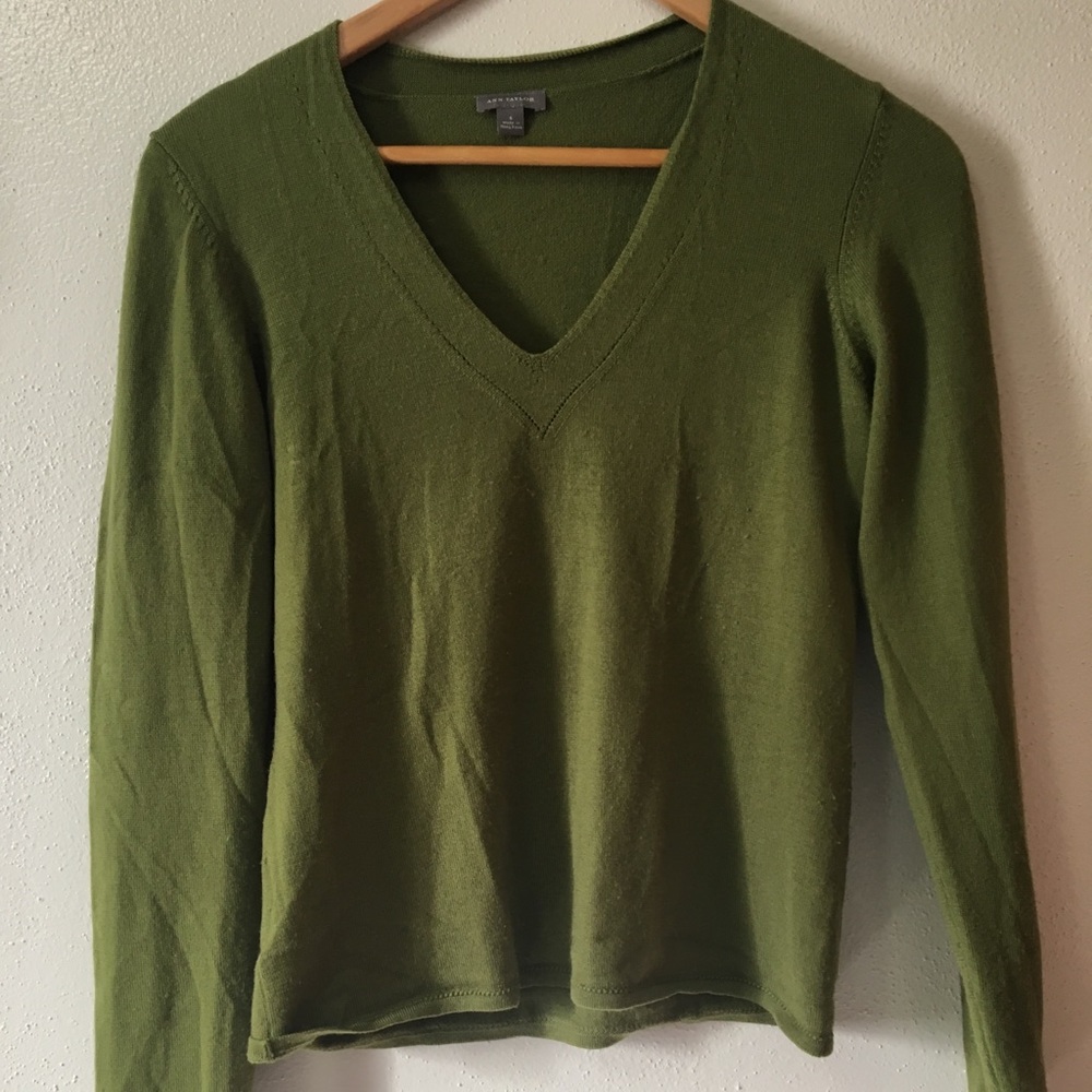 ANN TAYLOR sweater 3/$15